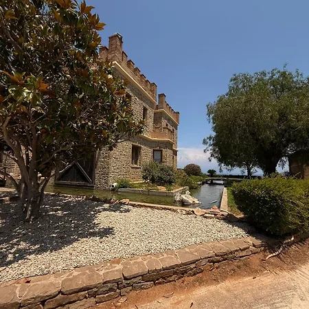Chateau Retreat Villa Kalamaki (Achaea)