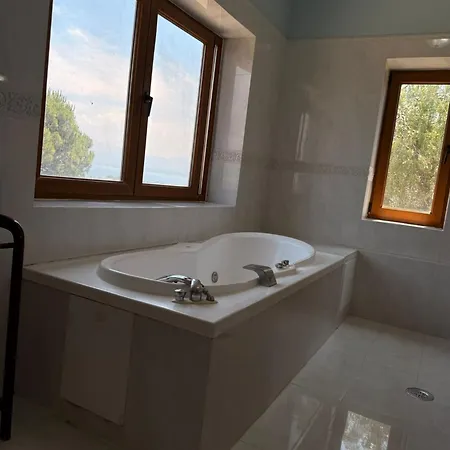 Chateau Retreat Villa Kalamaki (Achaea)